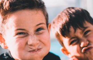 Els tres grans aprenentatges que els teus fills s’emportaran d’un càmping