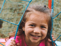 Sabies que anar de càmping és bo per a l’autoestima dels teus fills? Descobreix per què