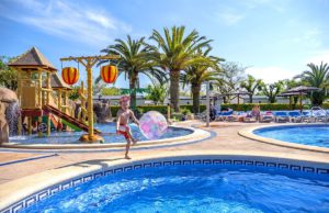 Los mejores campings con piscinas infantiles en la Costa Brava