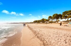 Càmpings amb accés directe al mar a la Costa Daurada