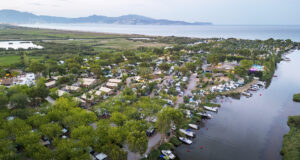 Càmping Nàutic Almata, un entorn únic i diversió per a tothom.