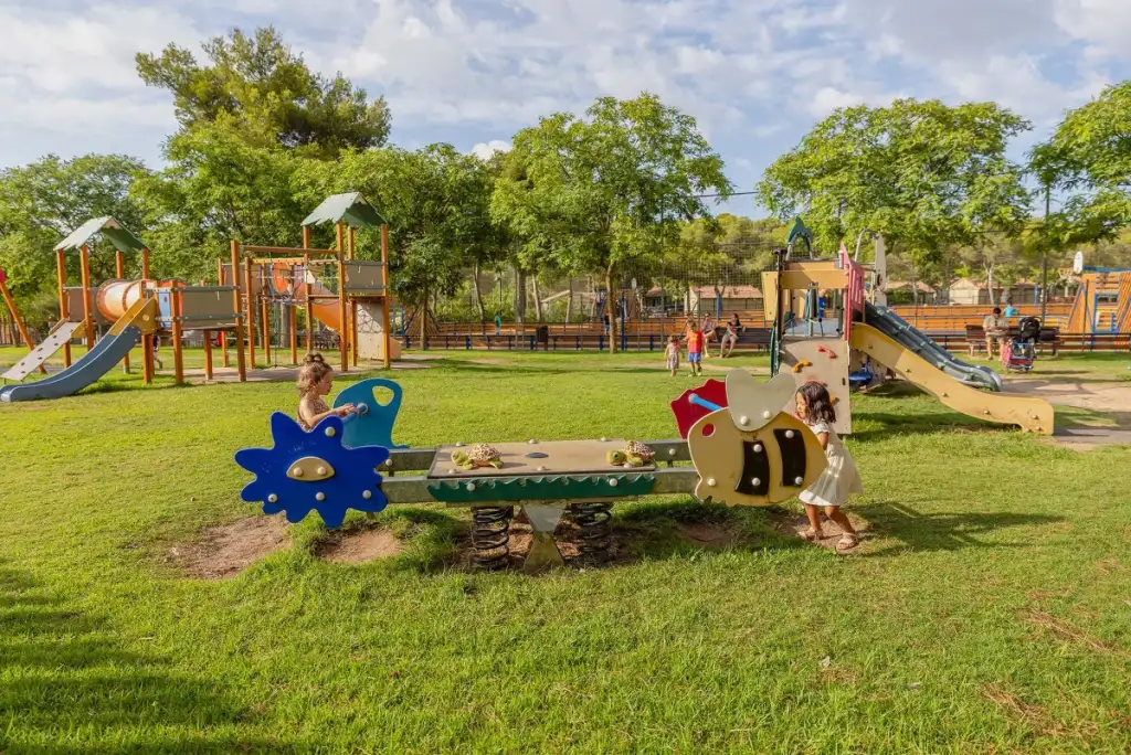 Camping familiar Vilanova Park - parque acuático y actividades para niños Tarragona