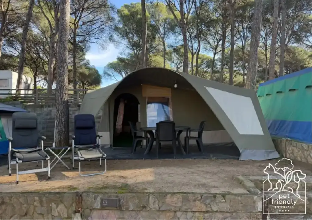 Tendes pet-friendly Camping Interpals Empordà gossos vacances càmping Catalunya
